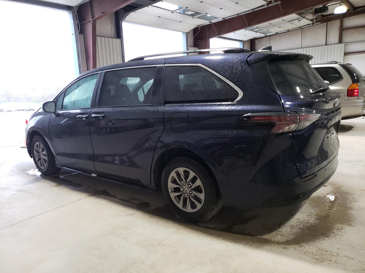2023 TOYOTA SIENNA XLE VIN:5TDYRKEC2PS172660