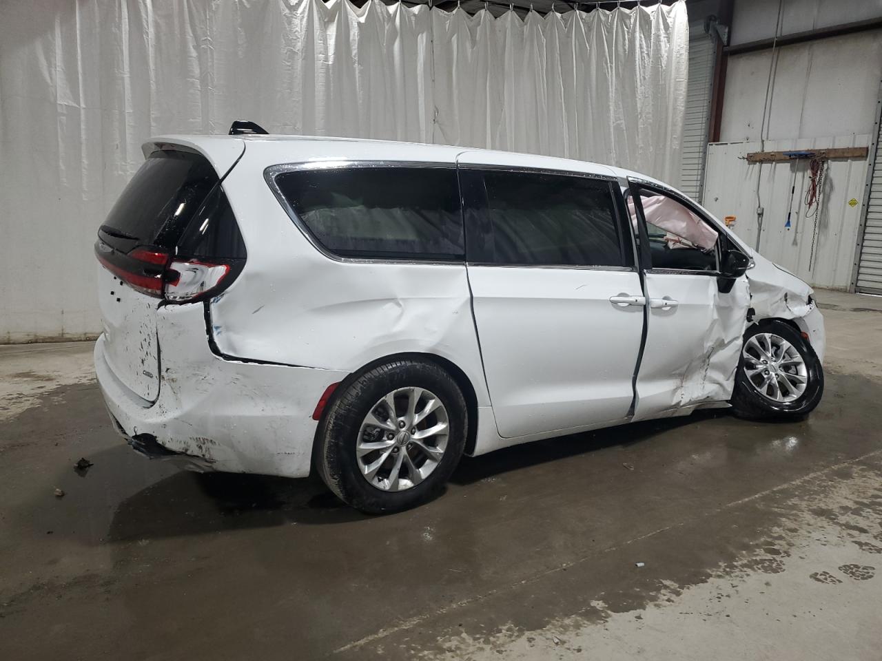 2024 CHRYSLER PACIFICA TOURING L VIN:2C4RC3BG4RR185635