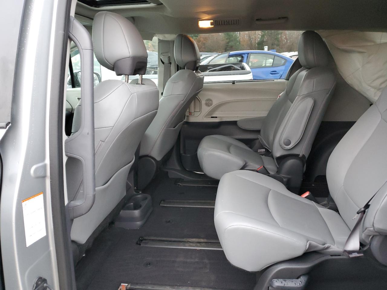 2024 TOYOTA SIENNA XLE VIN:5TDJSKFC2RS111431