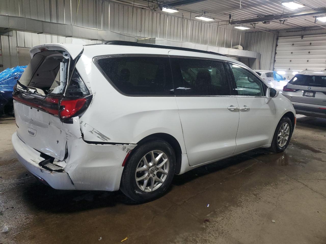 2022 CHRYSLER PACIFICA TOURING L VIN:2C4RC1BG1NR176681