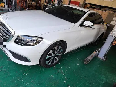 2017 Mercedes-Benz E 300 VIN: