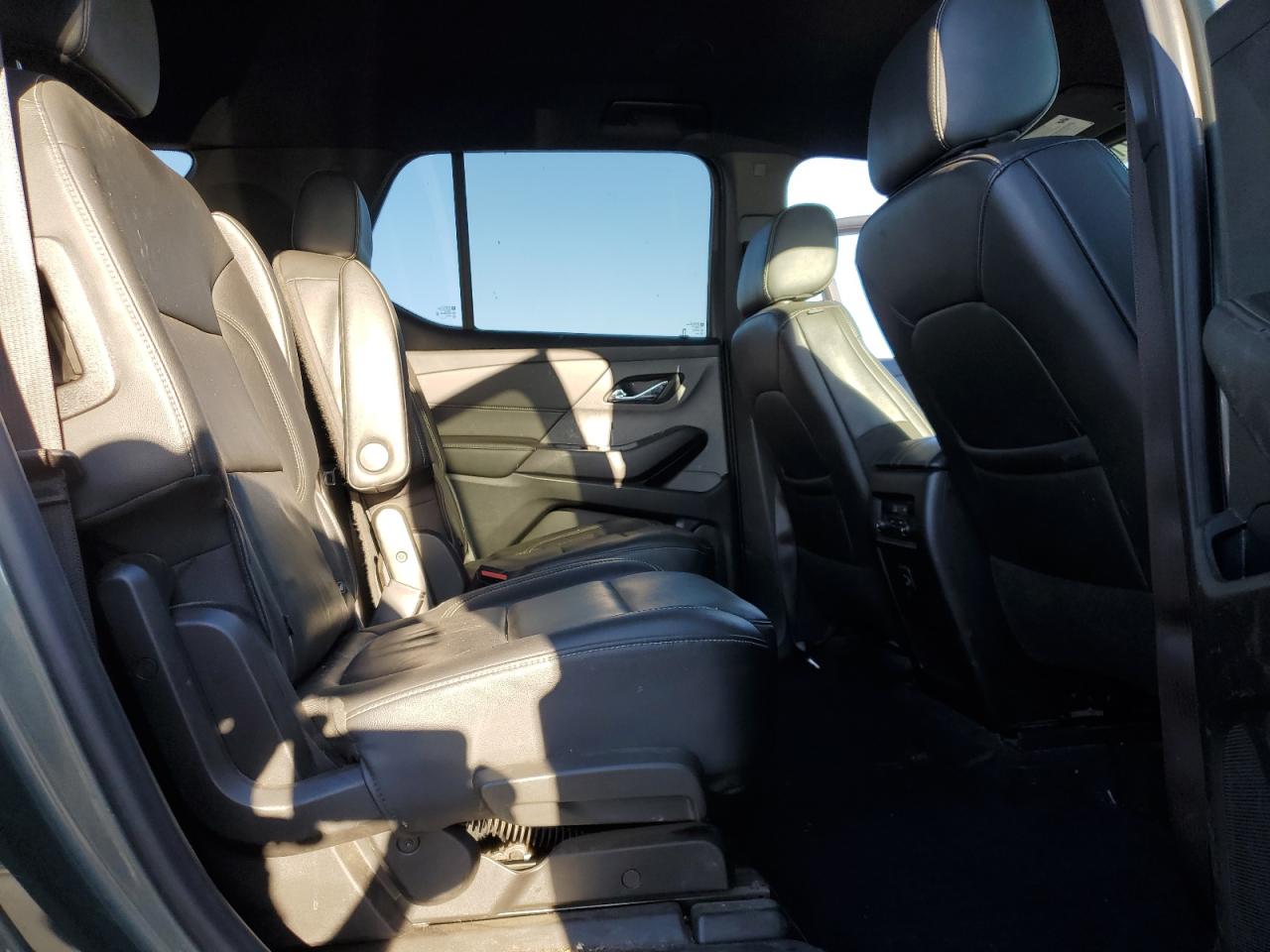 2022 CHEVROLET TRAVERSE LT VIN:1GNERHKW2NJ122329