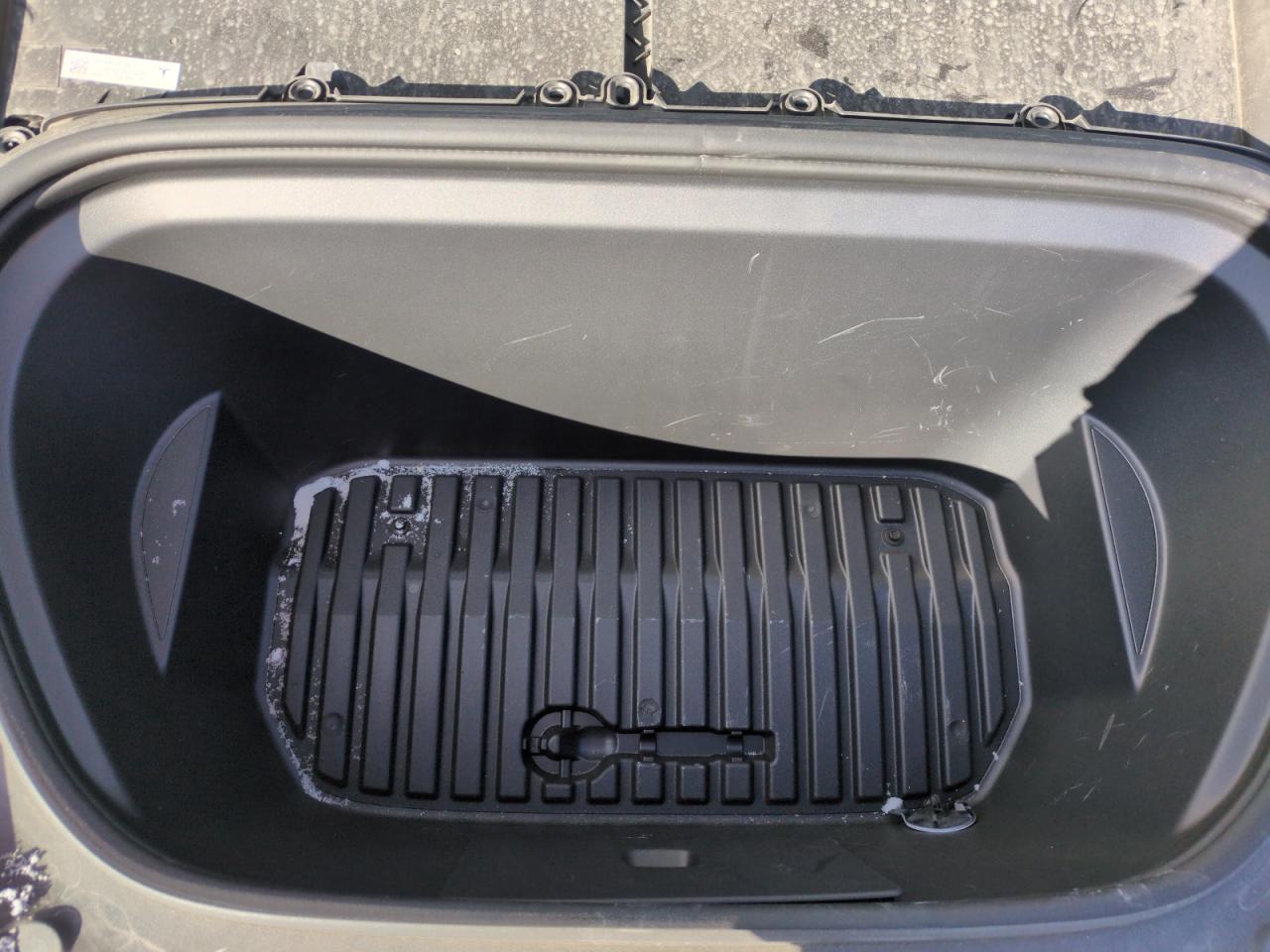 2023 TESLA MODEL Y  VIN:7SAYGDEE9PA129845