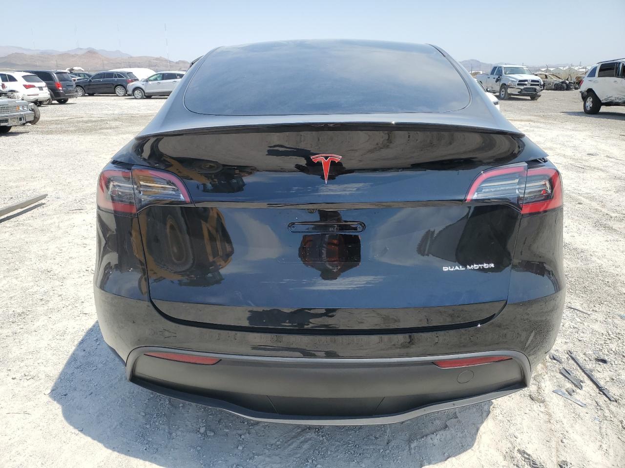 2024 TESLA MODEL Y  VIN:7SAYGDEE0RF083473