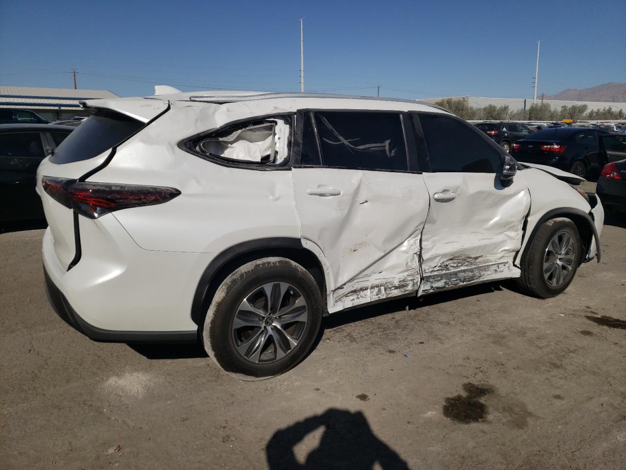 2024 TOYOTA HIGHLANDER LE VIN:5TDKDRAH2RS537128