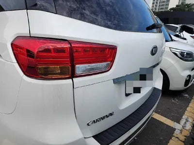 2017 Kia Carnival VIN: