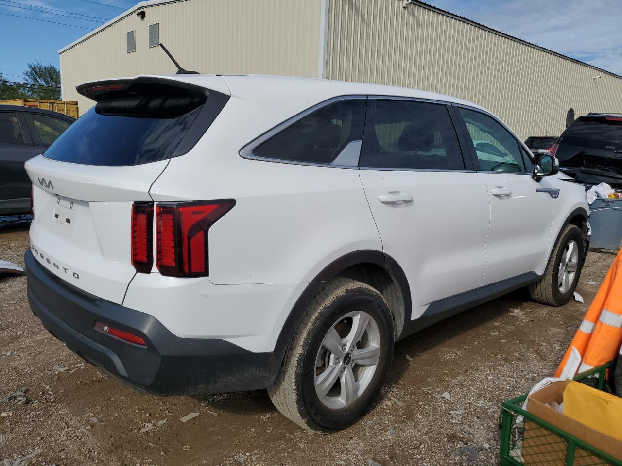 2022 KIA SORENTO LX VIN:5XYRGDLCXNG105209