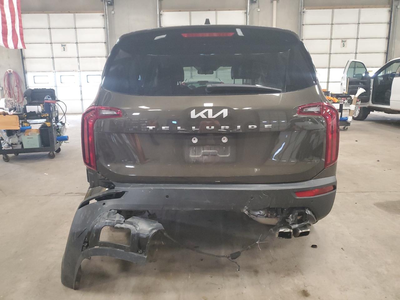 2022 KIA TELLURIDE S VIN:5XYP64HCXNG276089