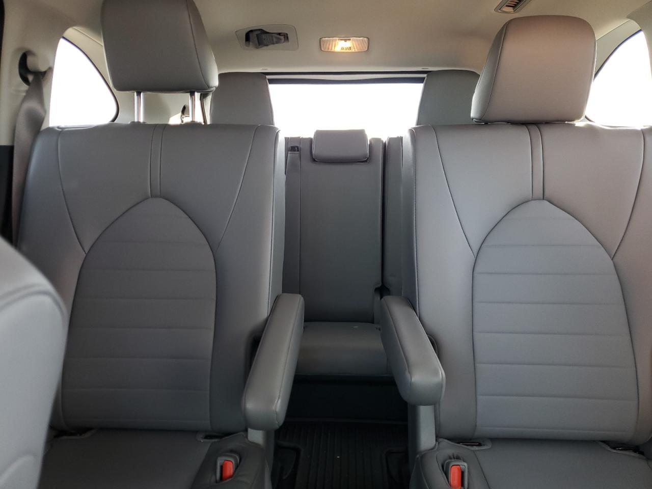 2022 TOYOTA HIGHLANDER XLE VIN:5TDHZRBH1NS586955