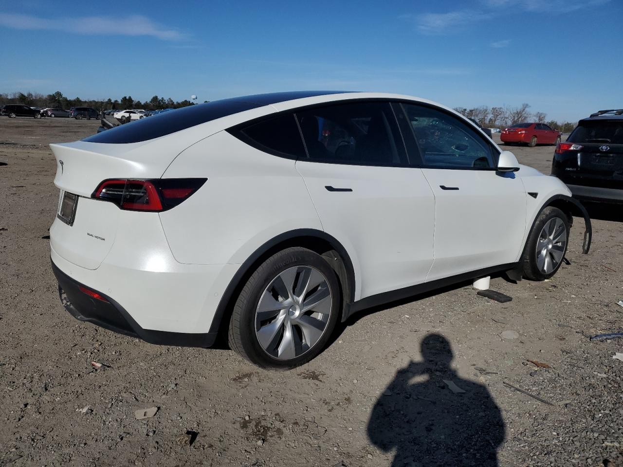 2022 TESLA MODEL Y  VIN:7SAYGAEE2NF329433