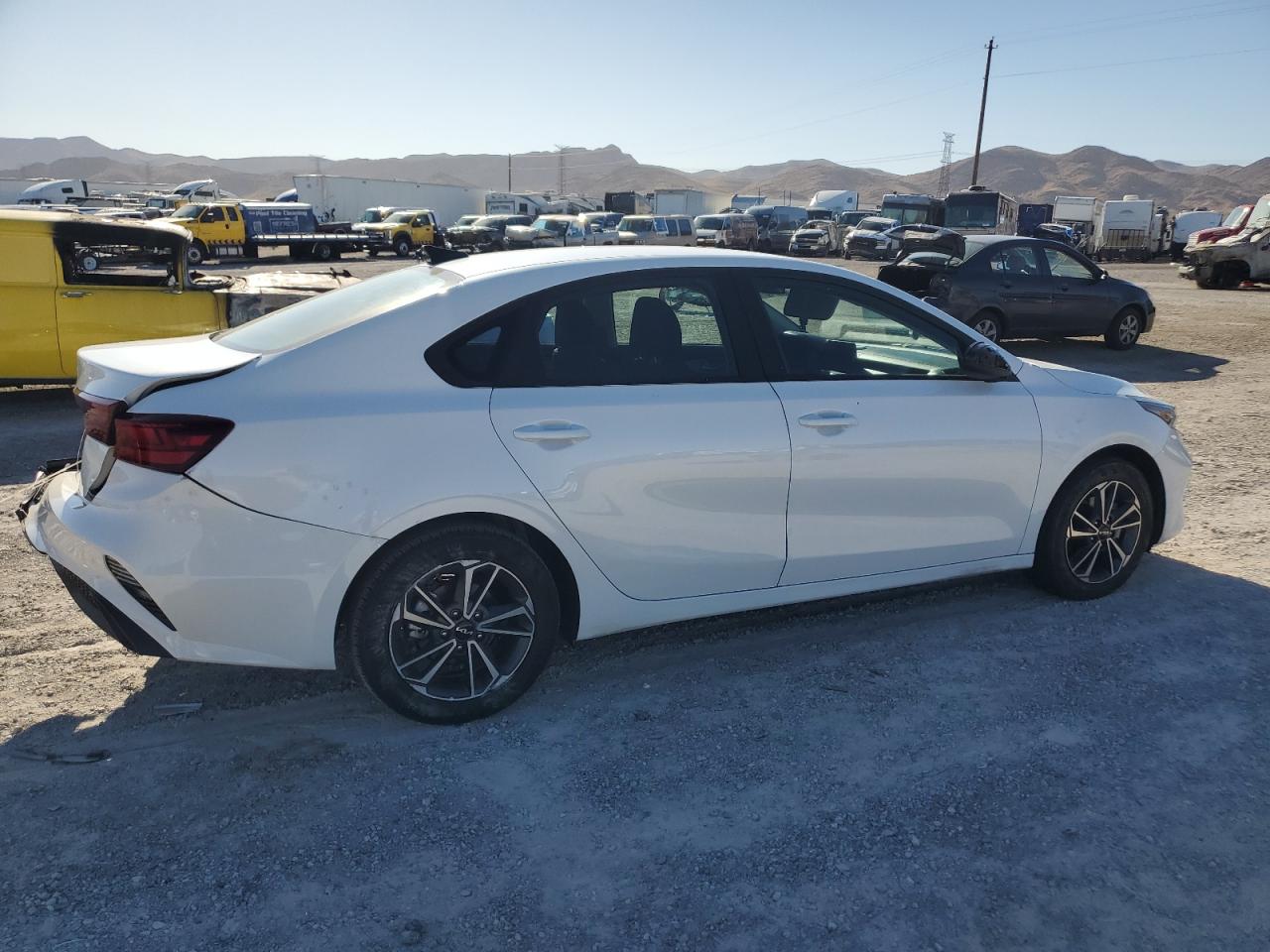 2023 KIA FORTE LX VIN:3KPF24AD8PE537374