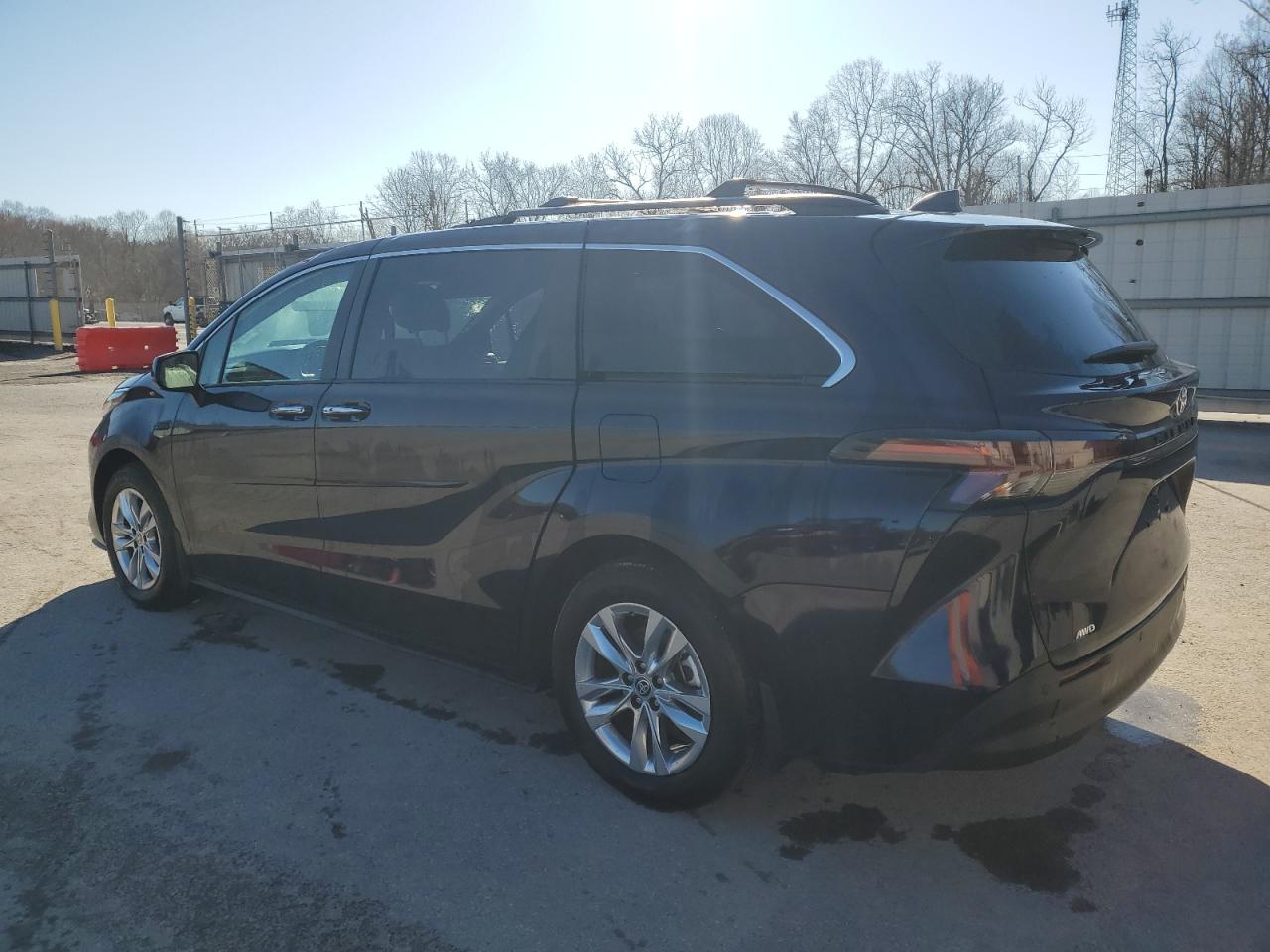 2024 TOYOTA SIENNA XLE VIN:5TDJSKFC6RS109729