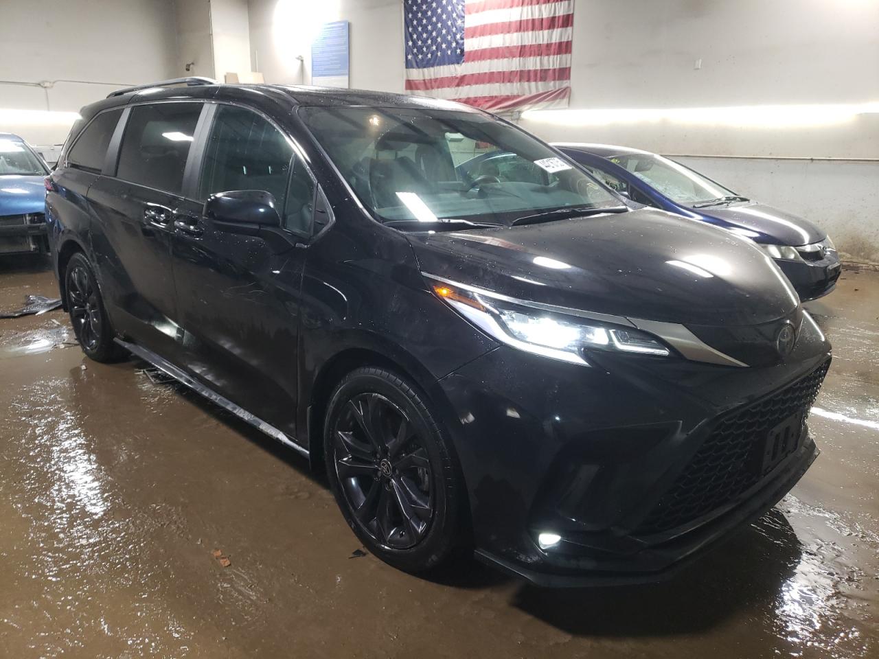 2022 TOYOTA SIENNA XSE VIN:5TDXRKEC5NS132033