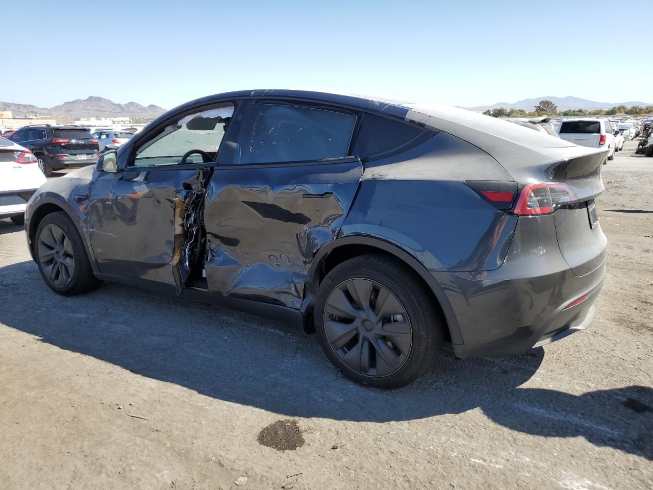 2024 TESLA MODEL Y  VIN:7SAYGDED4RF200527