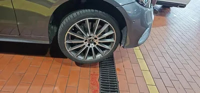 2017 Mercedes-Benz E 400 VIN: