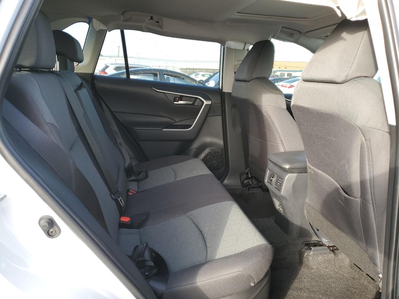 2024 TOYOTA RAV4 XLE VIN:2T3RWRFV5RW240506