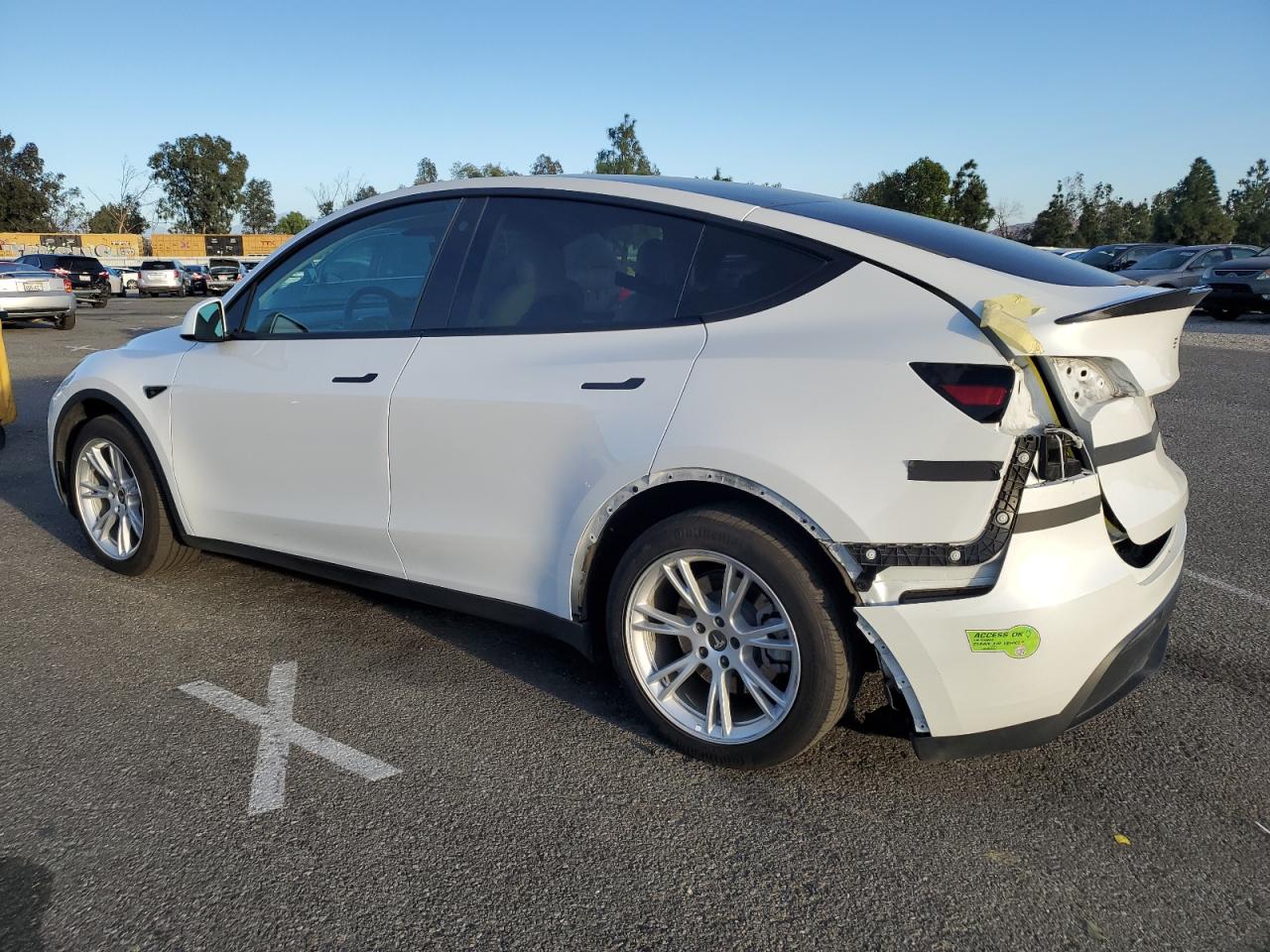 2023 TESLA MODEL Y  VIN:7SAYGDEE5PF633425