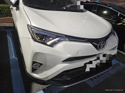 2017 Toyota RAV4 VIN: