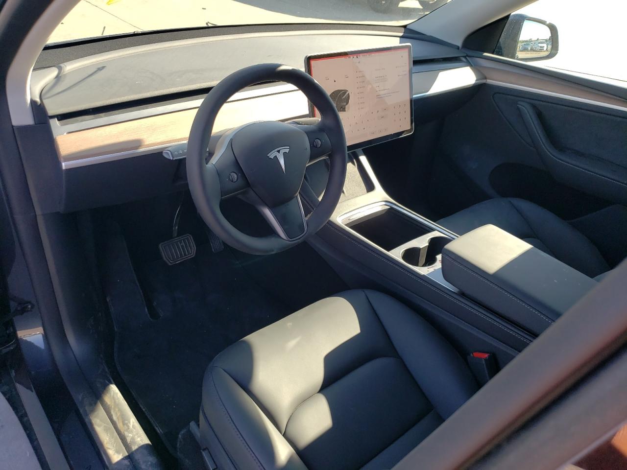 2024 TESLA MODEL Y  VIN:7SAYGDEE1RA294100