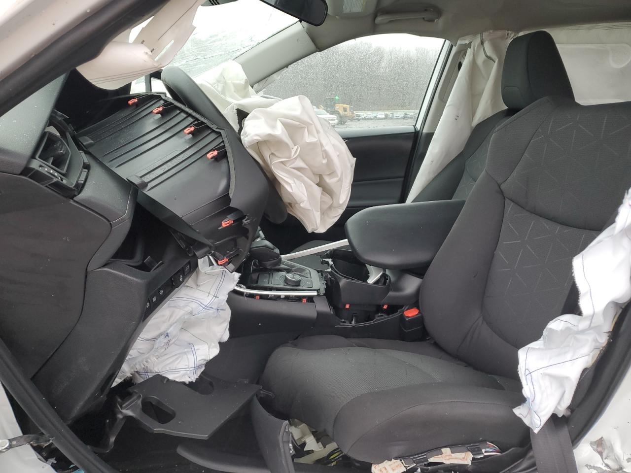 2024 TOYOTA RAV4 XLE VIN:2T3RWRFV2RW196495