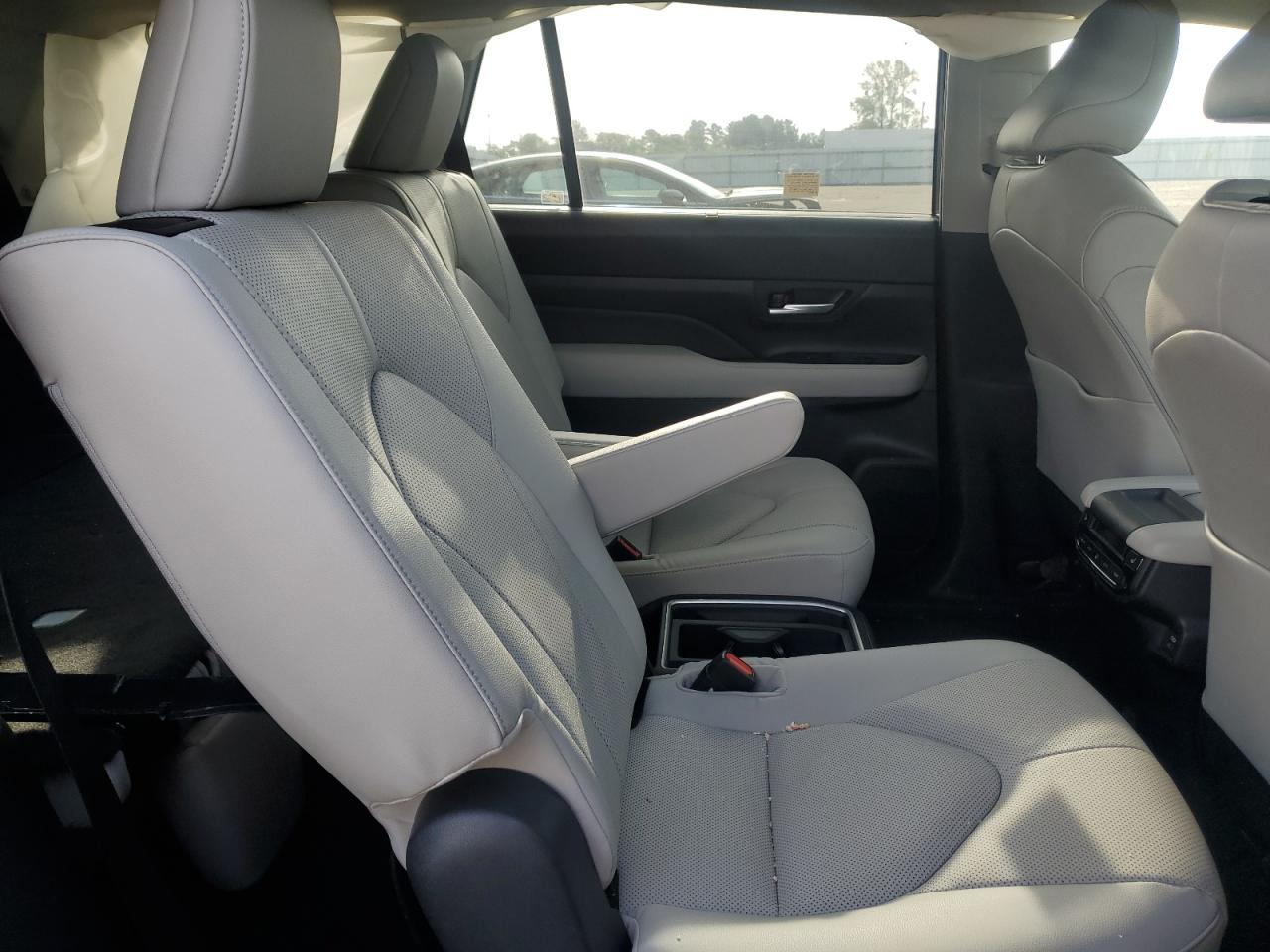 2024 TOYOTA GRAND HIGHLANDER LIMITED VIN:5TDAAAA54RS013166