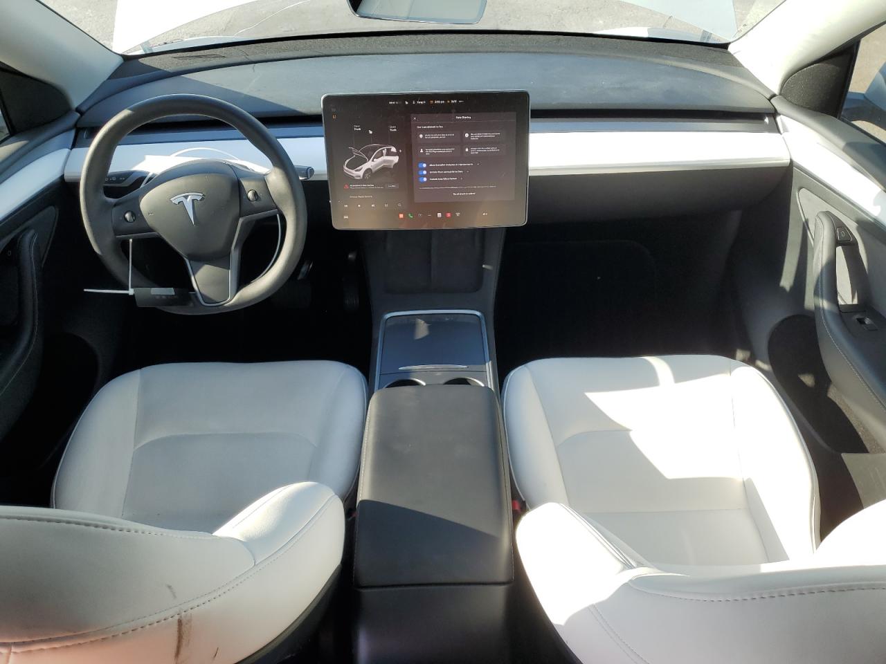 2024 TESLA MODEL Y  VIN:7SAYGAEE8RF016618