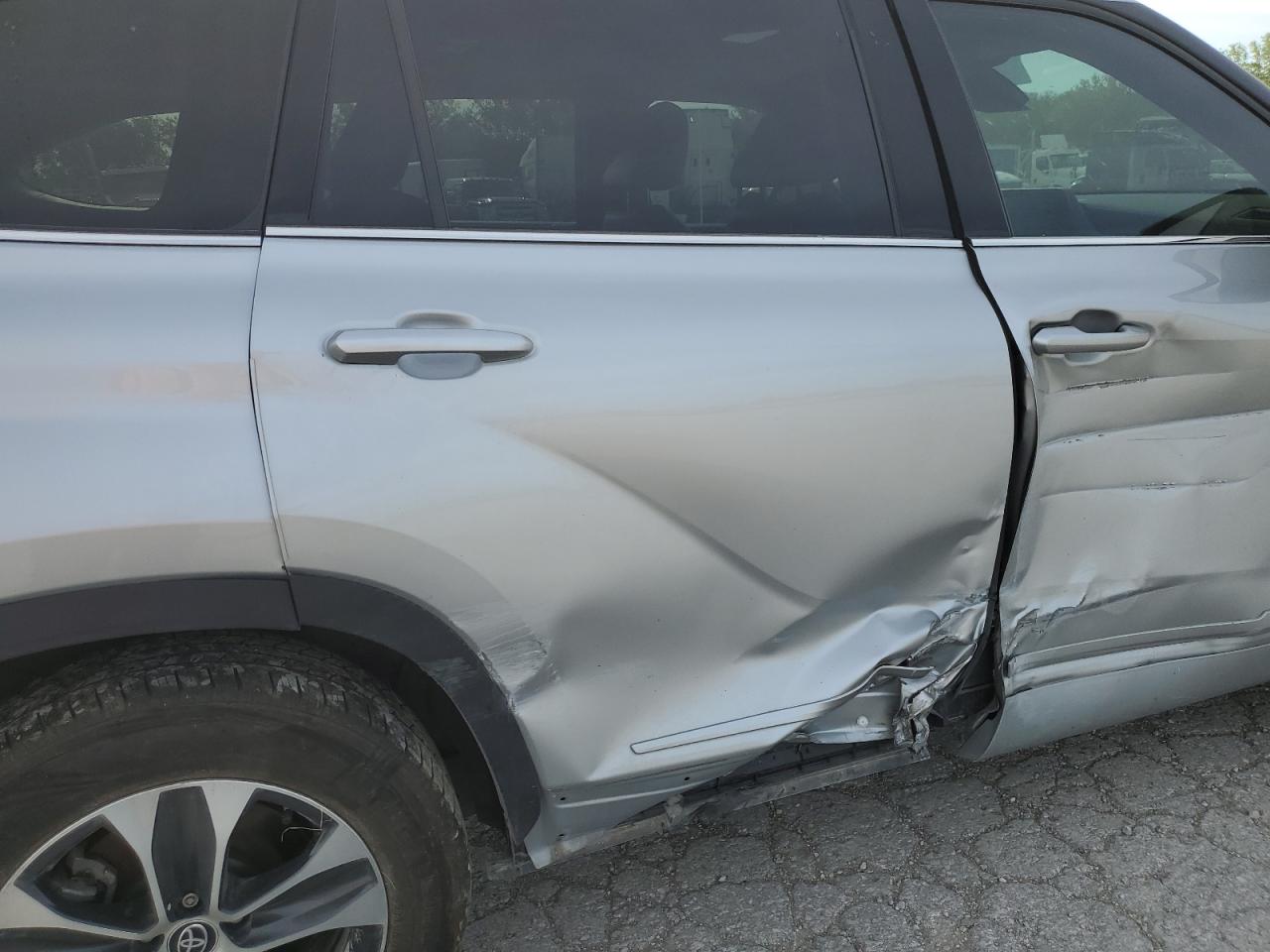 2022 TOYOTA HIGHLANDER HYBRID XLE VIN:5TDGBRCH5NS538695