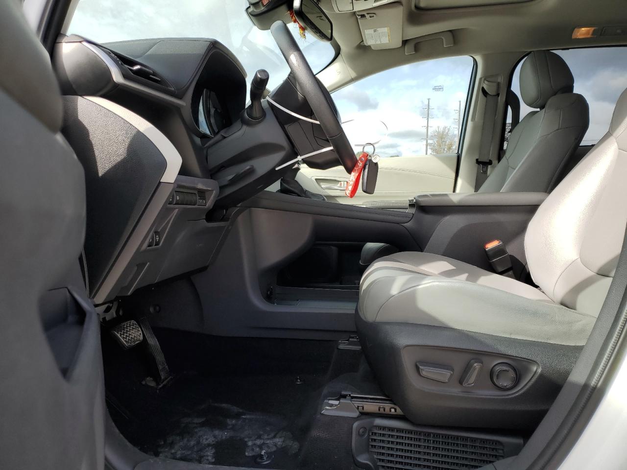 2022 TOYOTA SIENNA XLE VIN:5TDYRKEC2NS134018