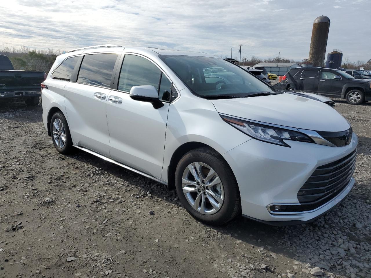 2024 TOYOTA SIENNA LIMITED VIN:5TDZRKEC4RS204631
