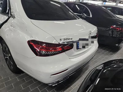 2021 Mercedes-Benz E 300 W1KZF5EBXMA886038 VIN:W1KZF5EBXMA886038