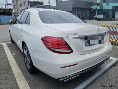 2017 Mercedes-Benz E 300 VIN: