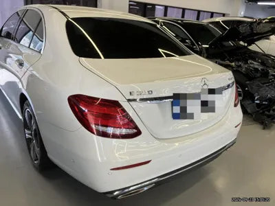 2019 Mercedes-Benz E 300 VIN: