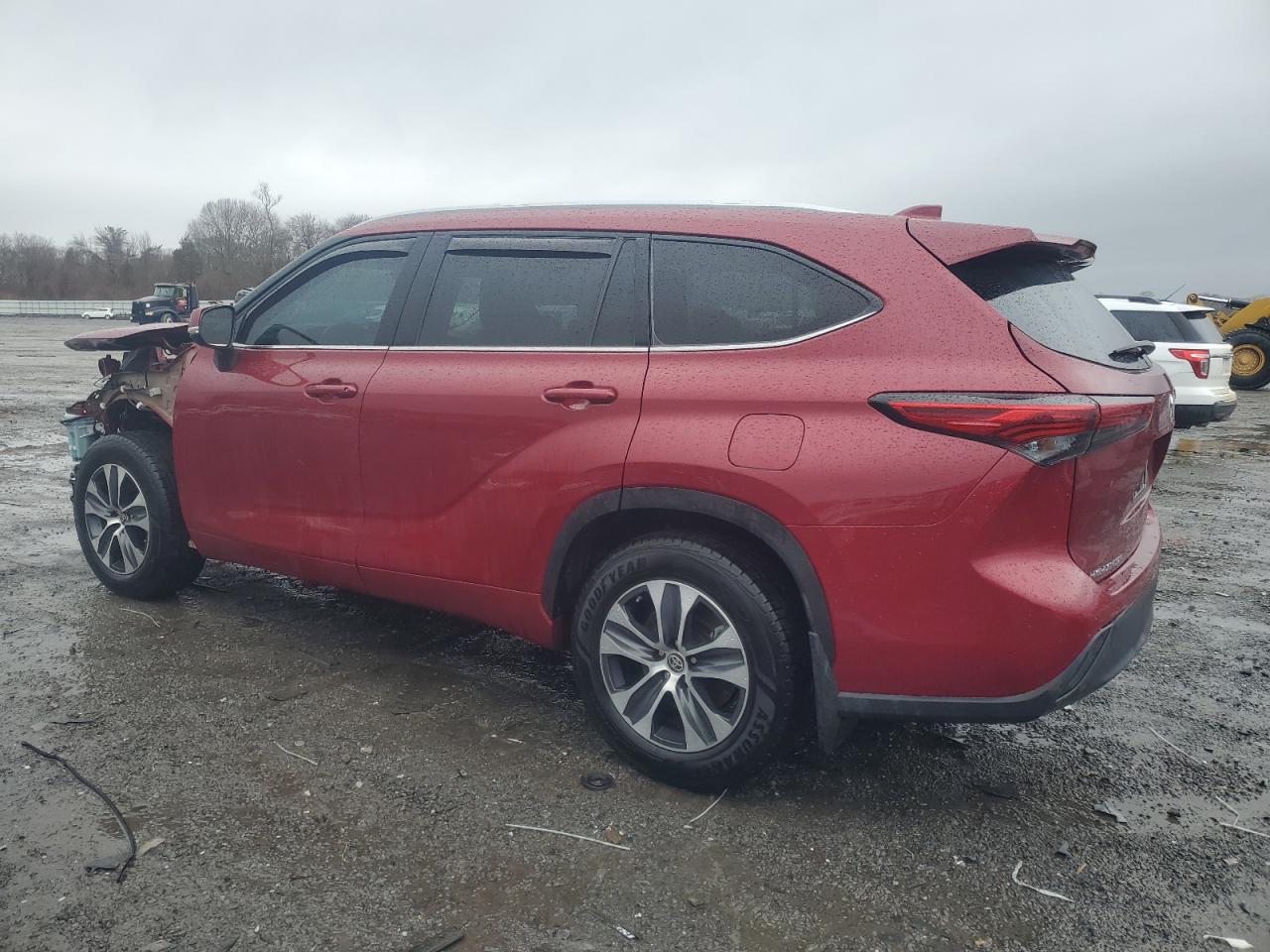 2022 TOYOTA HIGHLANDER XLE VIN:5TDGZRBH6NS236913