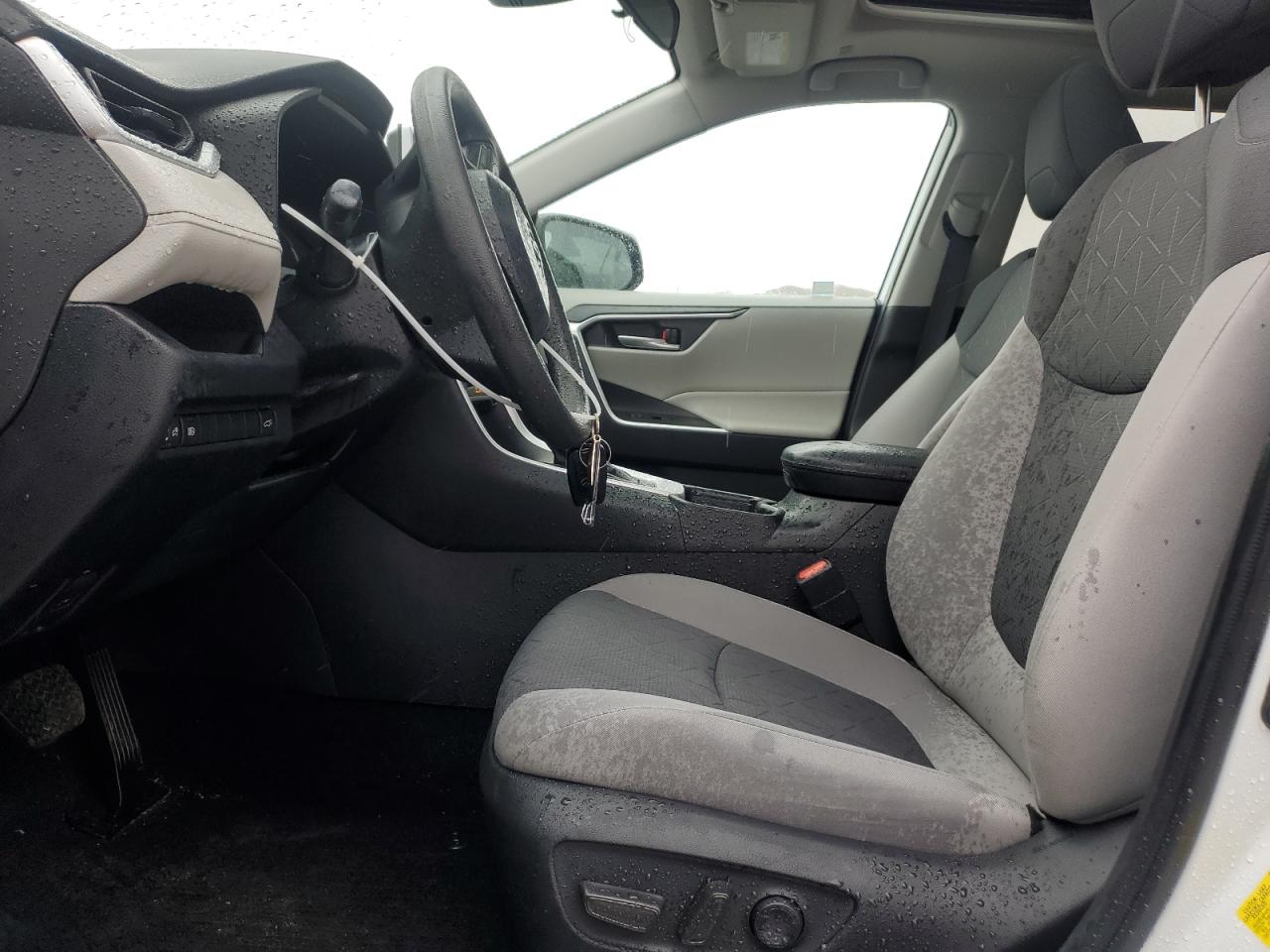 2023 TOYOTA RAV4 XLE VIN:2T3W1RFV0PW266817