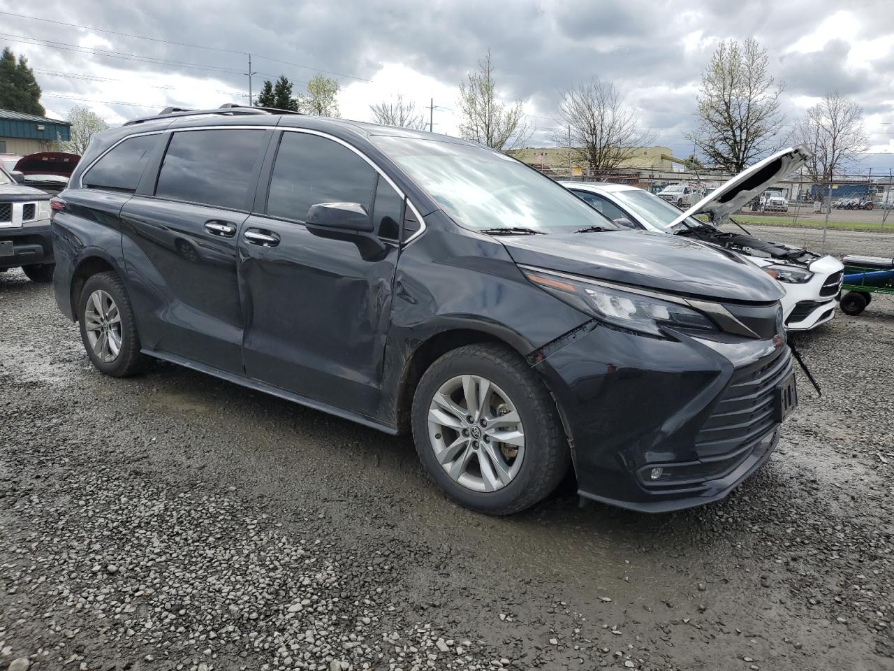 2022 TOYOTA SIENNA XLE VIN:5TDASKFC7NS057392