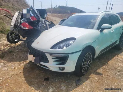 2016 Porsche Macan VIN: