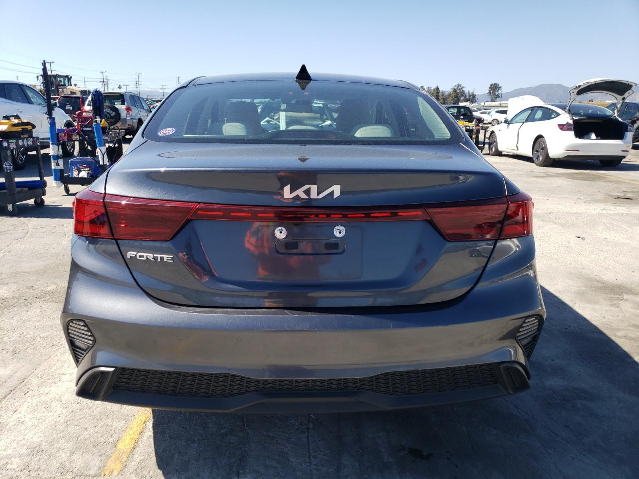 2022 KIA FORTE FE VIN:3KPF24AD2NE490680