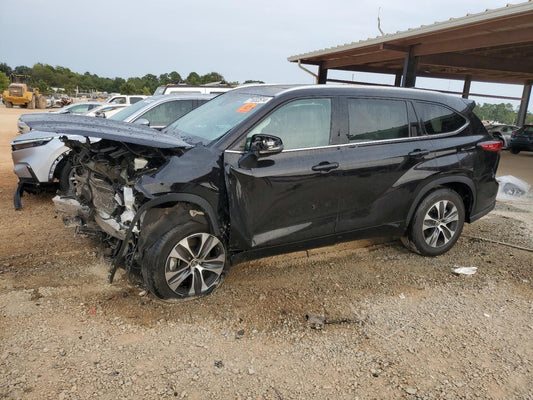 2022 TOYOTA HIGHLANDER XLE VIN:5TDGZRAH3NS122661