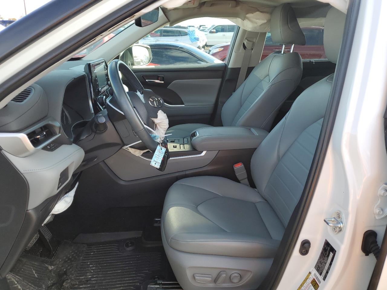 2022 TOYOTA HIGHLANDER XLE VIN:5TDGZRBH6NS592262