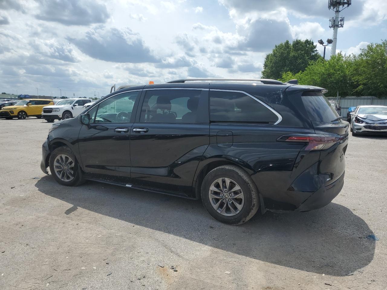 2023 TOYOTA SIENNA XLE VIN:5TDJSKFC3PS083510