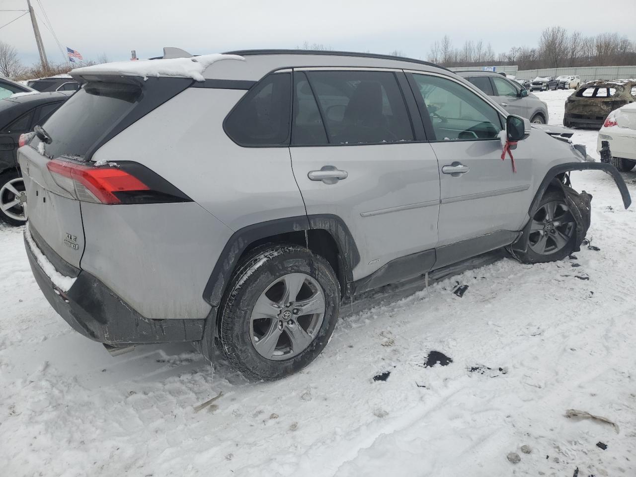 2022 TOYOTA RAV4 XLE VIN:4T3RWRFV8NU052704