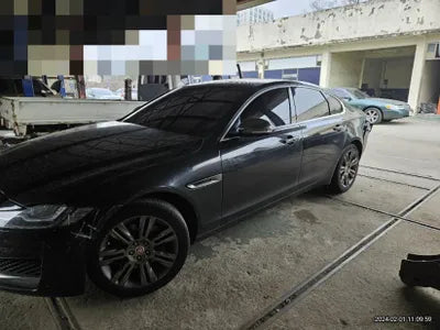 2016 Jaguar XF VIN: