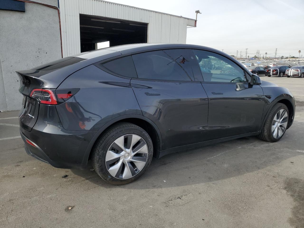 2024 TESLA MODEL Y  VIN:7SAYGDEE9RF078563