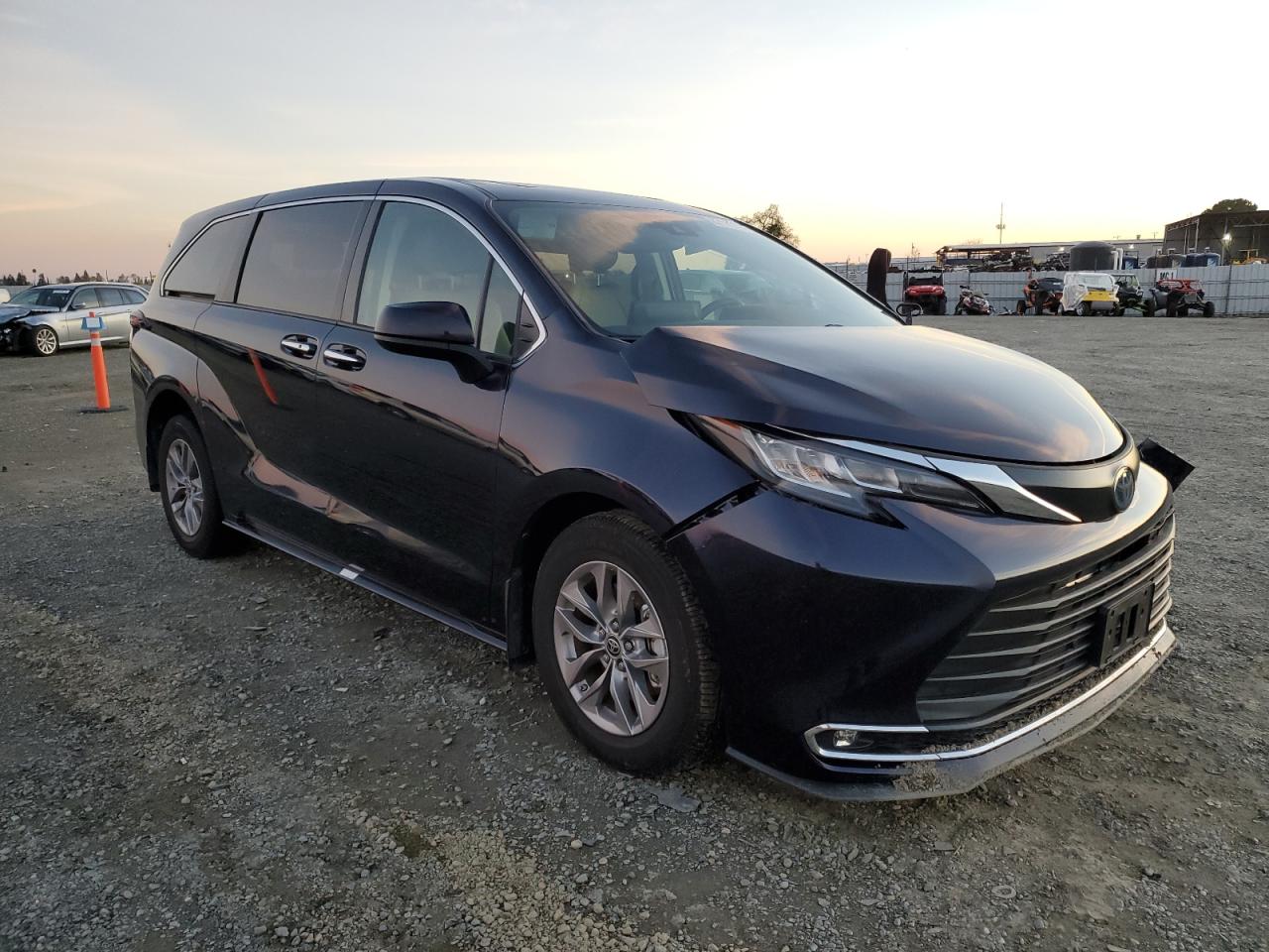 2022 TOYOTA SIENNA XLE VIN:5TDYRKEC8NS091935