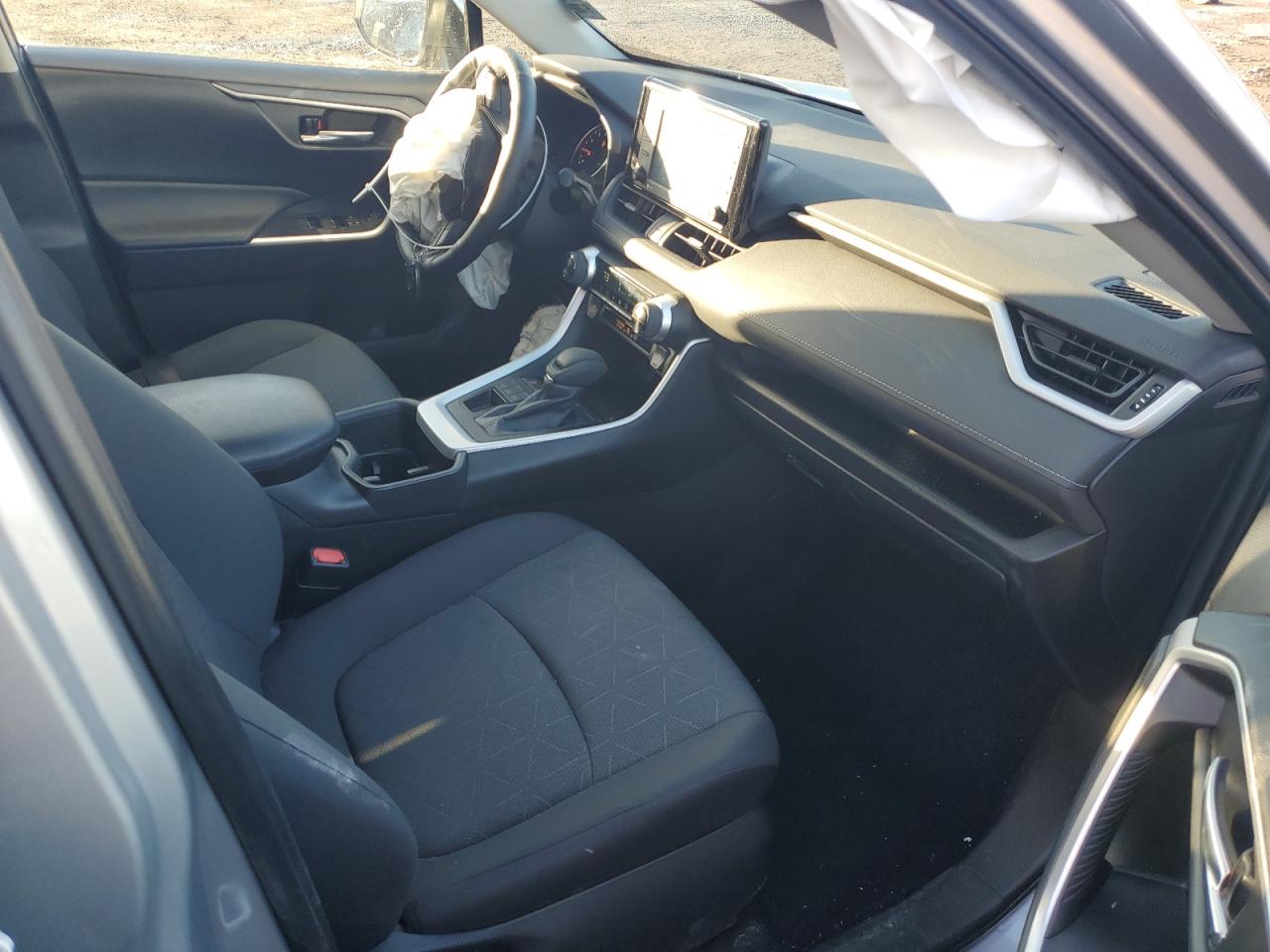 2022 TOYOTA RAV4 XLE VIN:2T3P1RFV6NW306495