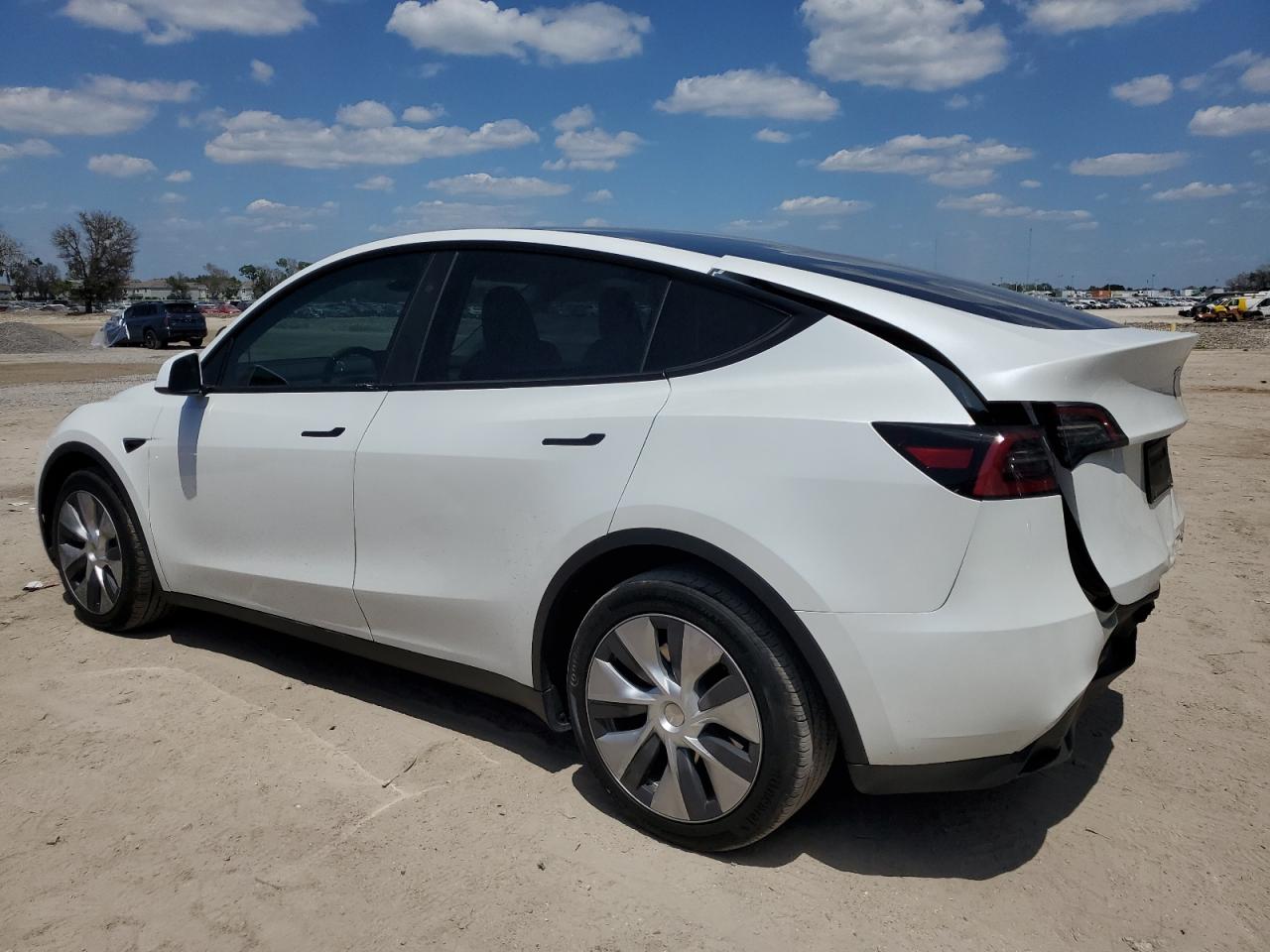 2023 TESLA MODEL Y  VIN:7SAYGAEEXPF870622