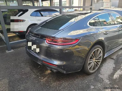 2017 Porsche Panamera VIN: