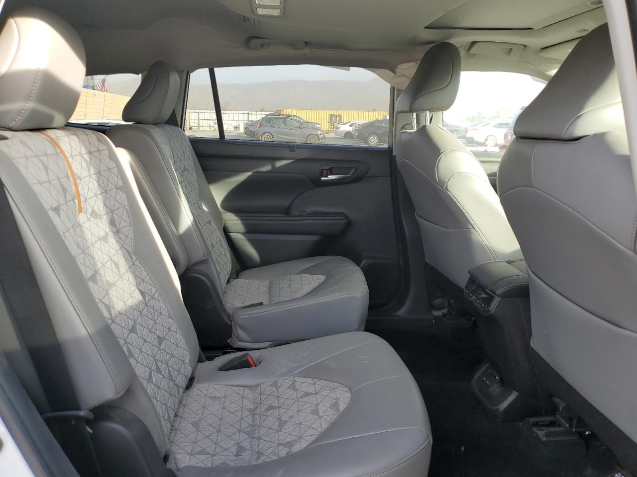 2022 TOYOTA HIGHLANDER HYBRID XLE VIN:5TDAARAH6NS514417