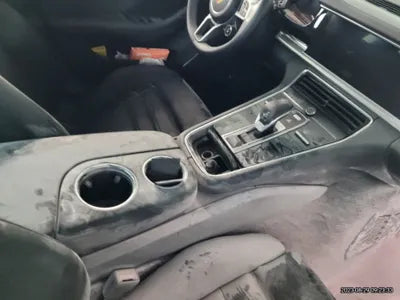 2018 Porsche Panamera VIN: