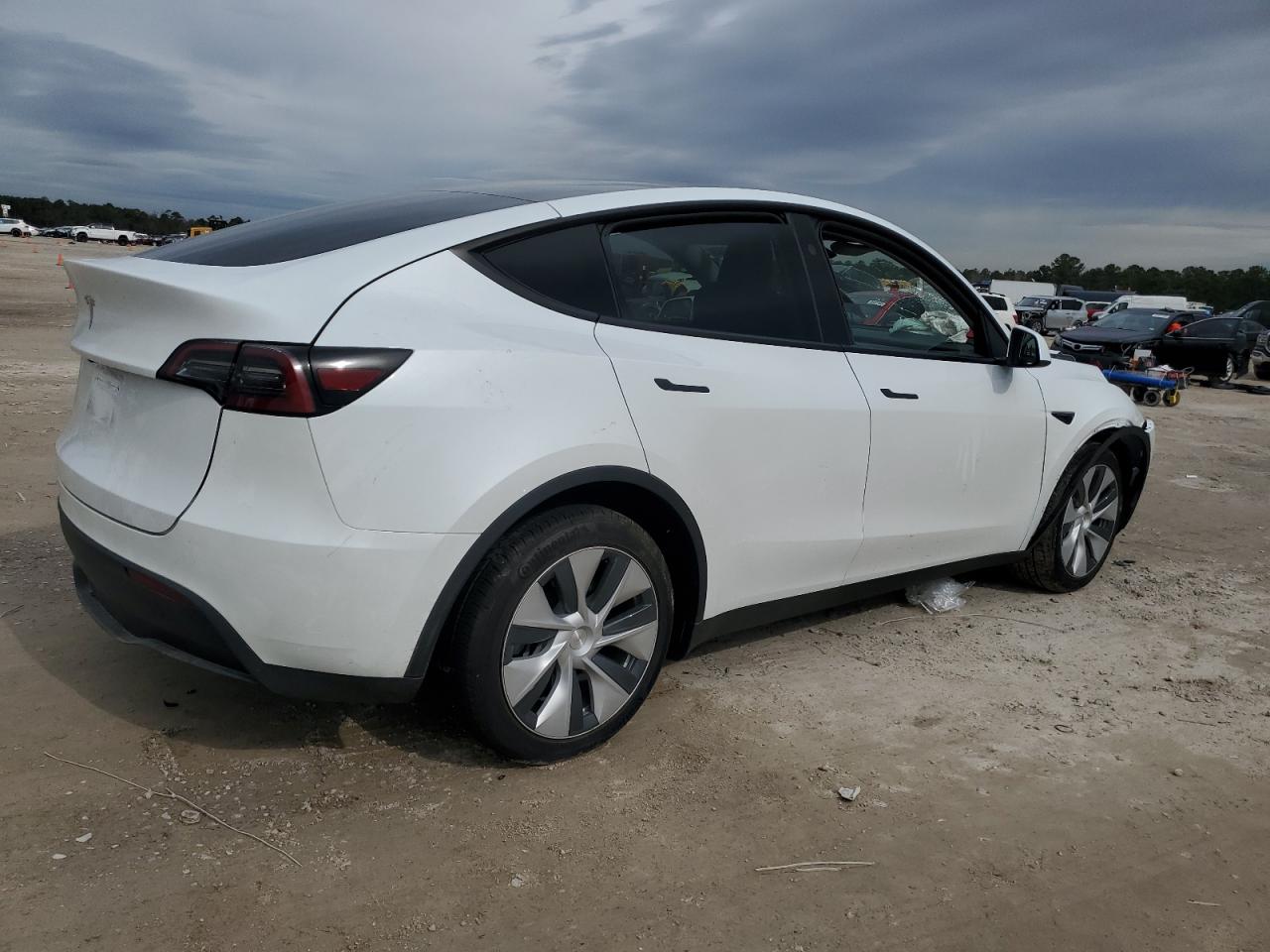 2024 TESLA MODEL Y  VIN:7SAYGDED4RF055537